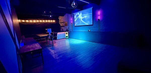 Kahovka loft (Каховка Лофт) с парковкой