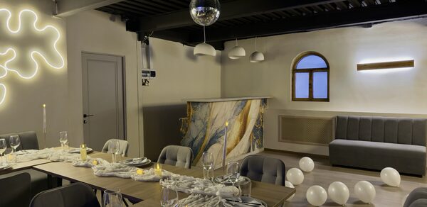 Maybe Loft (Мэйби Лофт). Оливка. Современный дизайнерский лофт с удобным зонированием