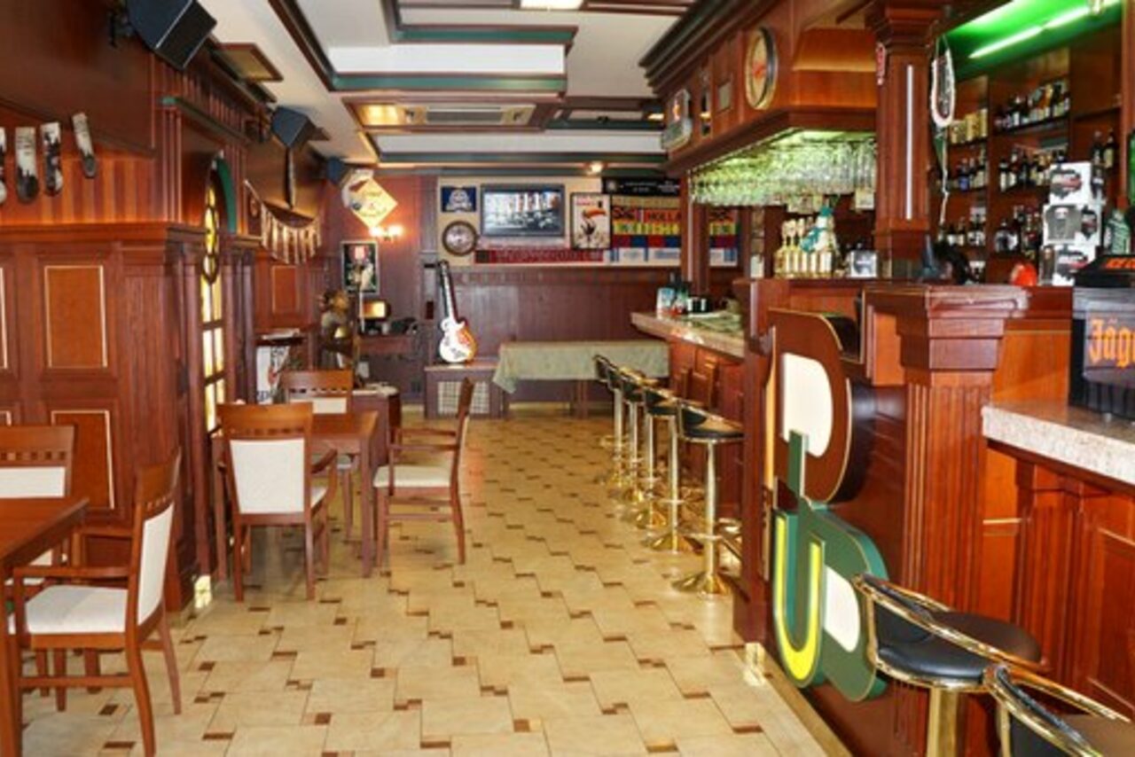Постоялец 5. Моллис паб на Мясницкой. Pub&pub, Одинцово. Постояльцы баров. Фотографии постояльцев бара