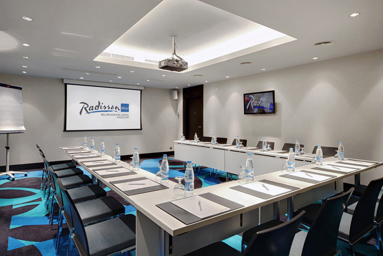 Radisson individuals. Отель Рэдиссон белорусская. Рэдиссон Блу белорусская Москва. Radisson Blu Belorusskaya конференц зал. Гостиница Блю Рэдиссон.