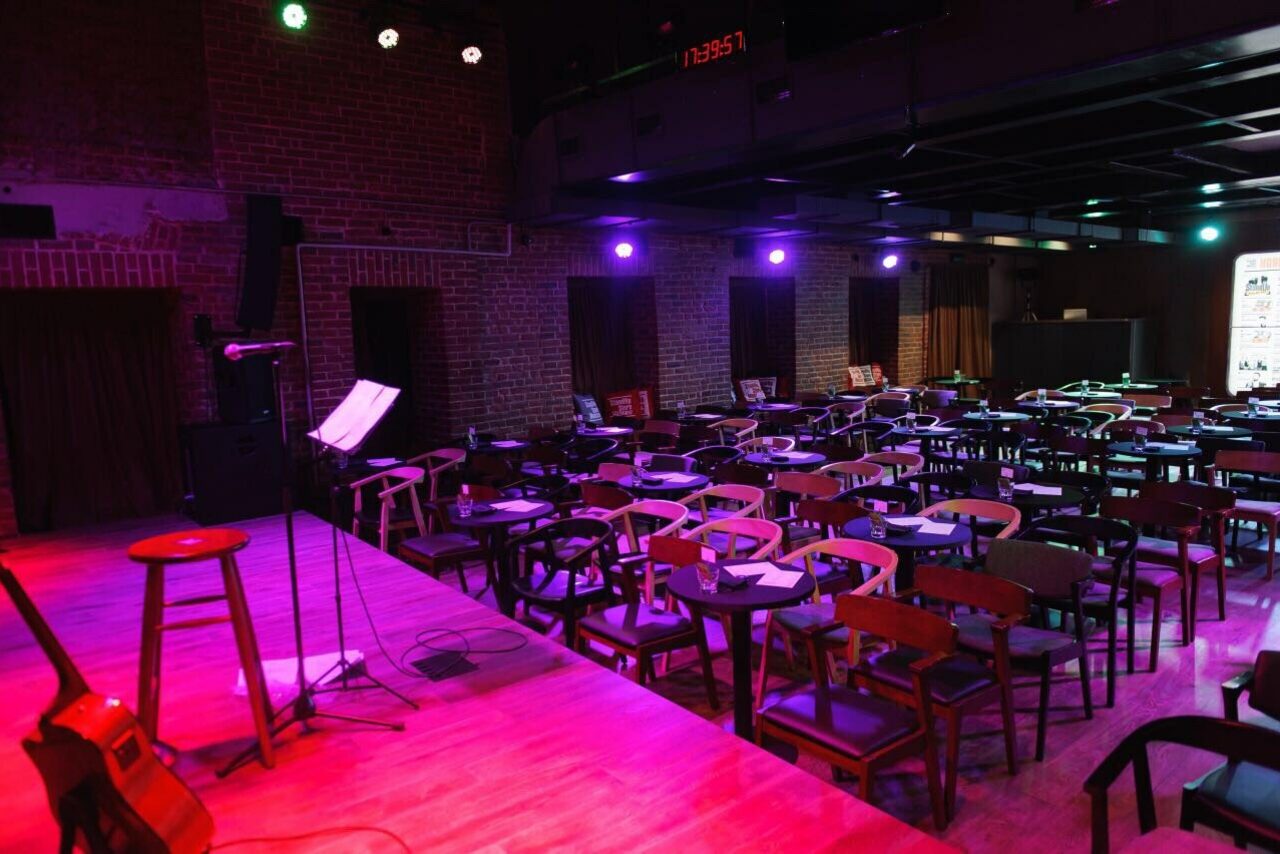 стендап зал. москва, stand-up club #1 зал. казань stand up club kazan. новый арбат, 21. стендап патрики садово кудринская.