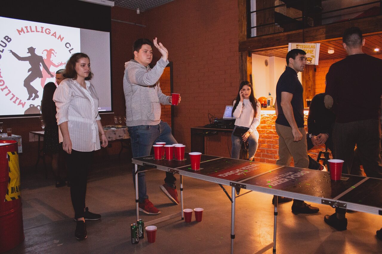 Арендовать Стильный двухуровневый лофт у метро Горьковская по низкой ...