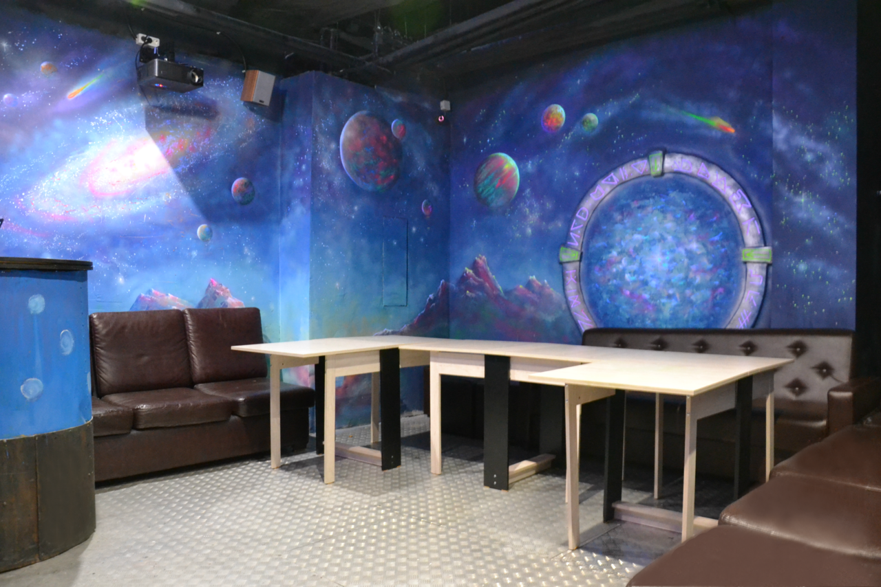 Decor space. Интерьер кафе тематика космоса. Космическое кафе. Космический интерьер кафе. Кафе в стиле космос.