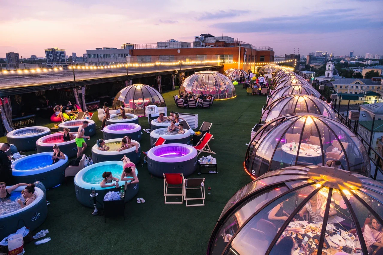 Rooftop ул докукина. Igloobar Бауманская. Igloo Bar Москва. Иглу бар Москва на крыше. Игл бар Бауманская.