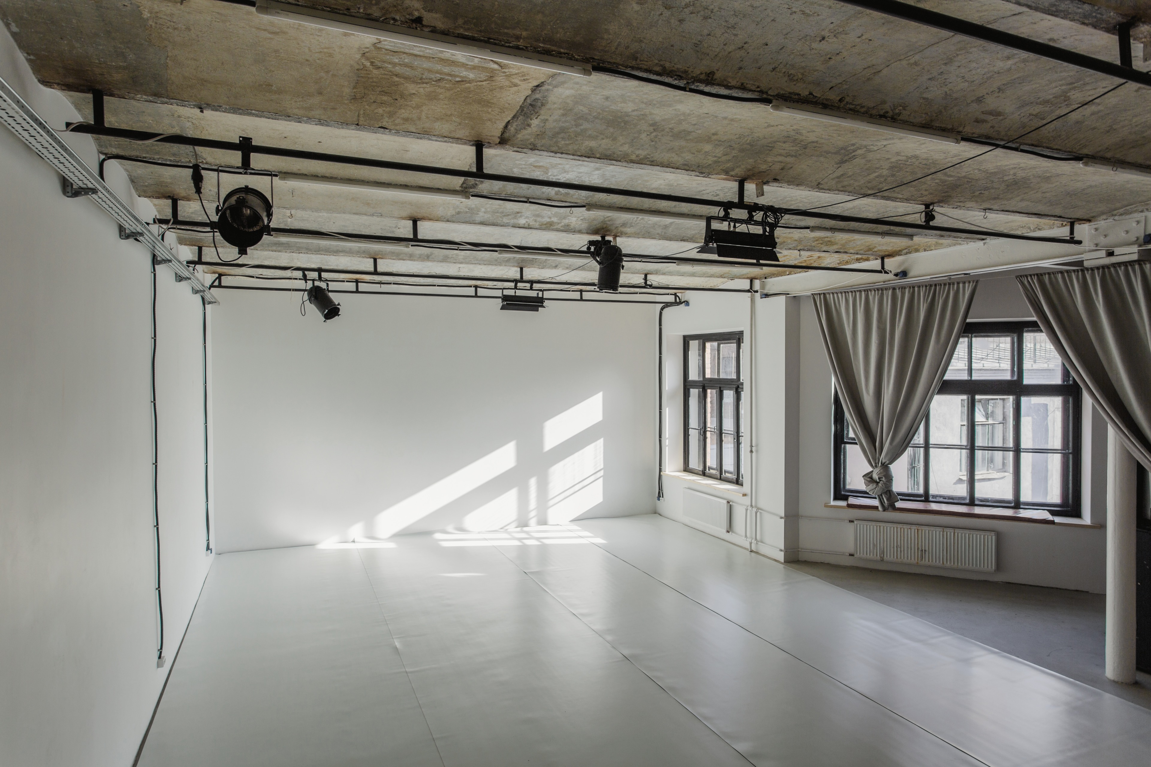 лиза морозова художник. Cube москва арт пространство.